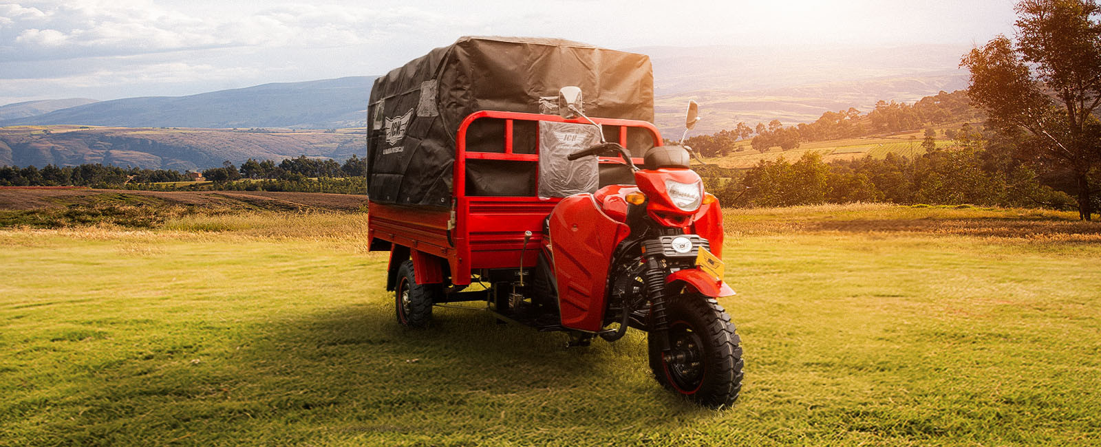 Moto carguero JH 250E en la pista